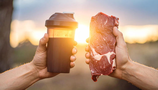 Proteinpulver vs. Natürliche Nahrung: Warum ein Proteinshake keine Mahlzeit ersetzt